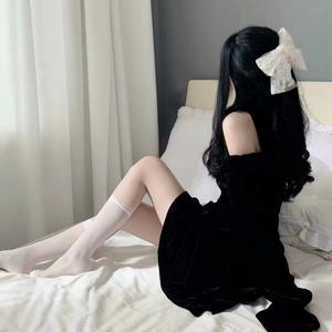 毛茸茸的大骚屄视频
